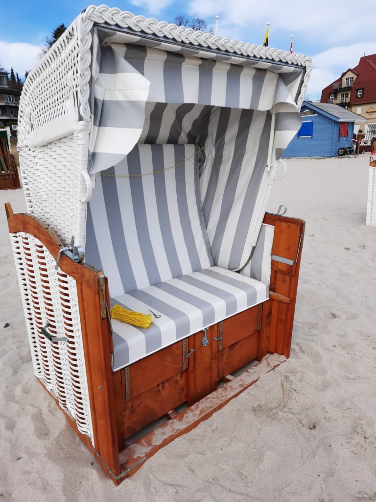 Strandkorb weiß grau weiß