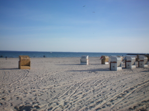 Strandkorbtester am Strand Strandkorbtester am Strand