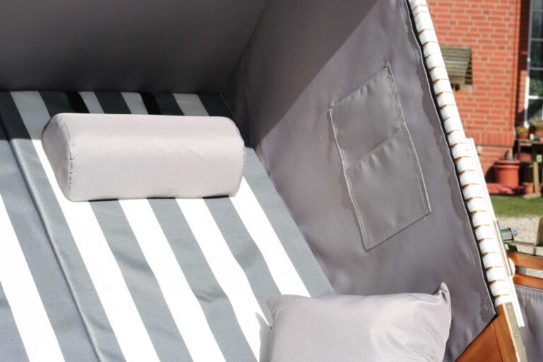 Das Holz von Sylter Strandkörben ist bei guter Pflege vor Grünspan und Stockflecken geschützt